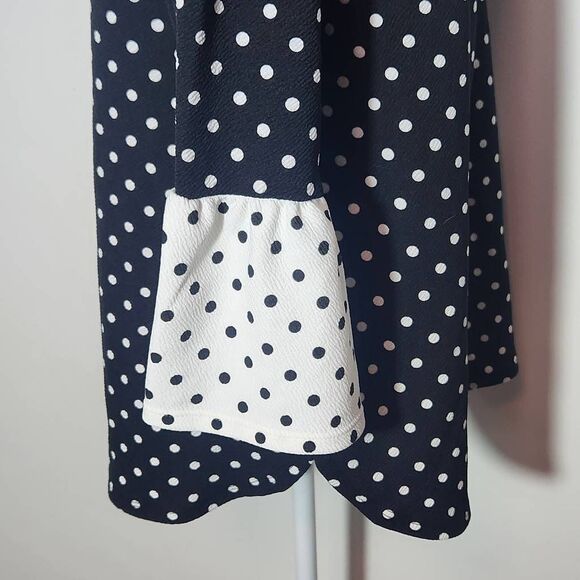 Green Envelope Black and White Polka Dot Blouse with Bell Sleeves NWT Size 1X - Picture 6 of 10